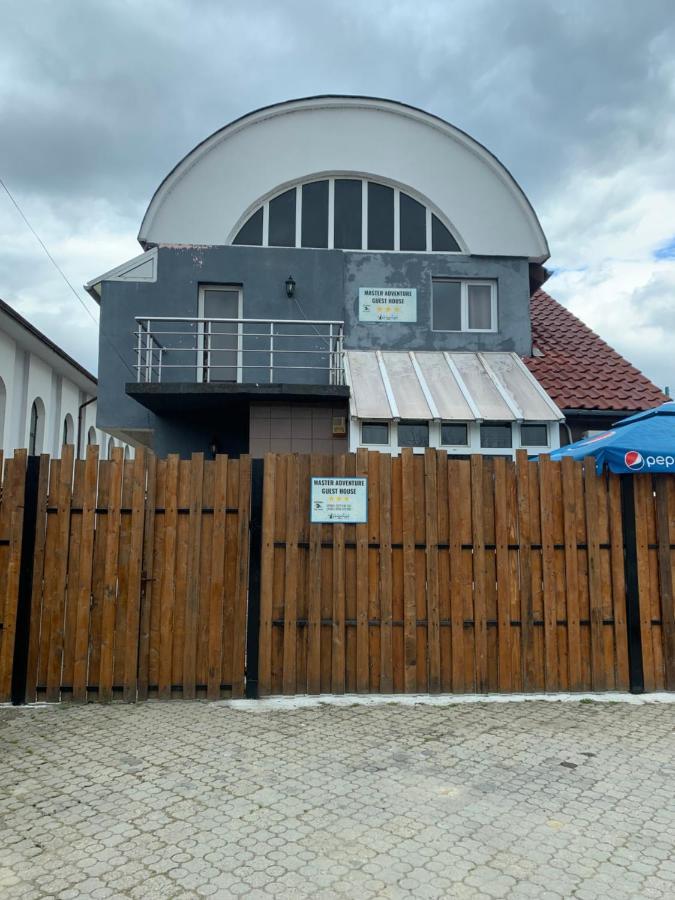 Master Adventure Guest House Ваду-Крішулуй Екстер'єр фото